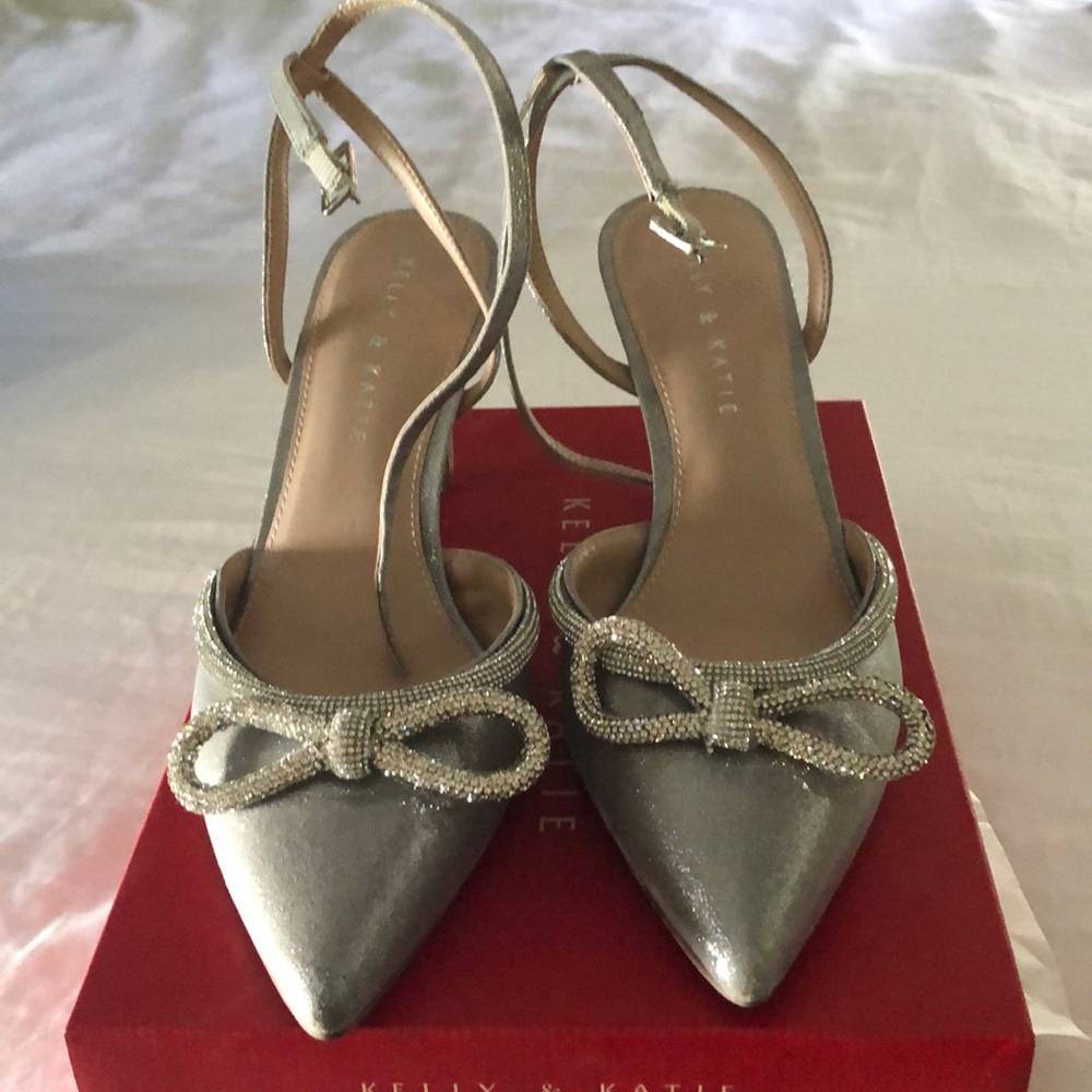 Kelly & Katie Silver Shimmer Bow Heels